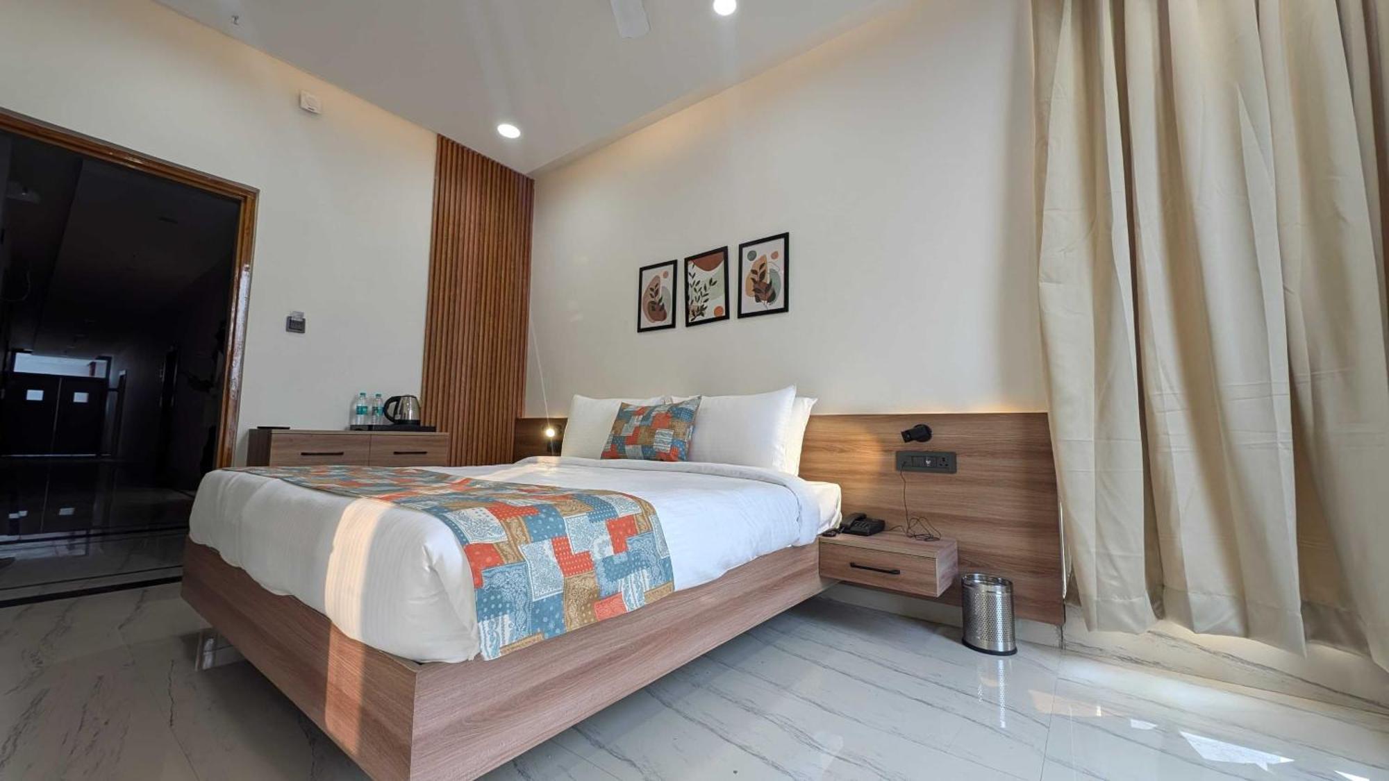 Hotel O Vasu Palace Ayodhya Экстерьер фото