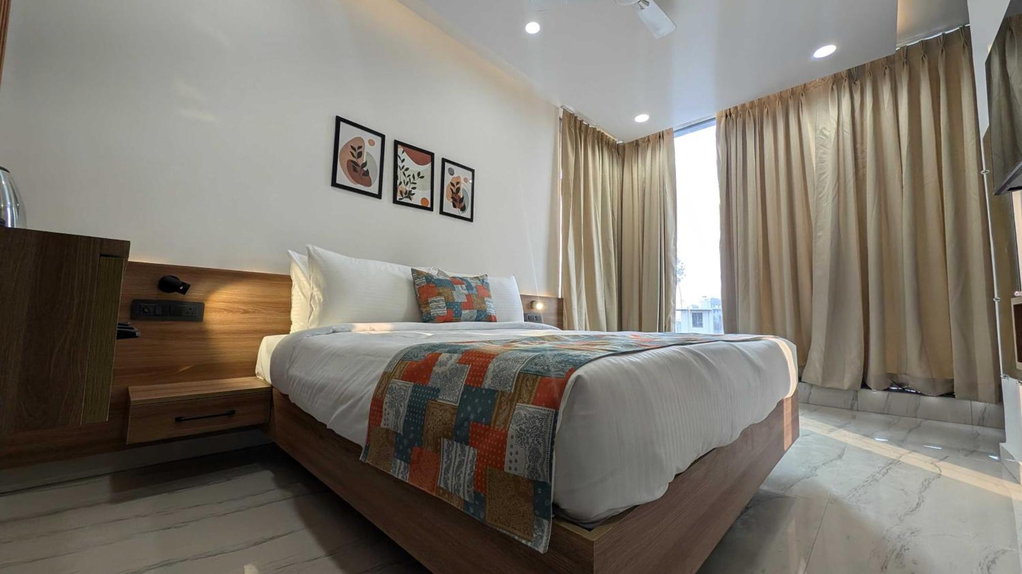 Hotel O Vasu Palace Ayodhya Экстерьер фото