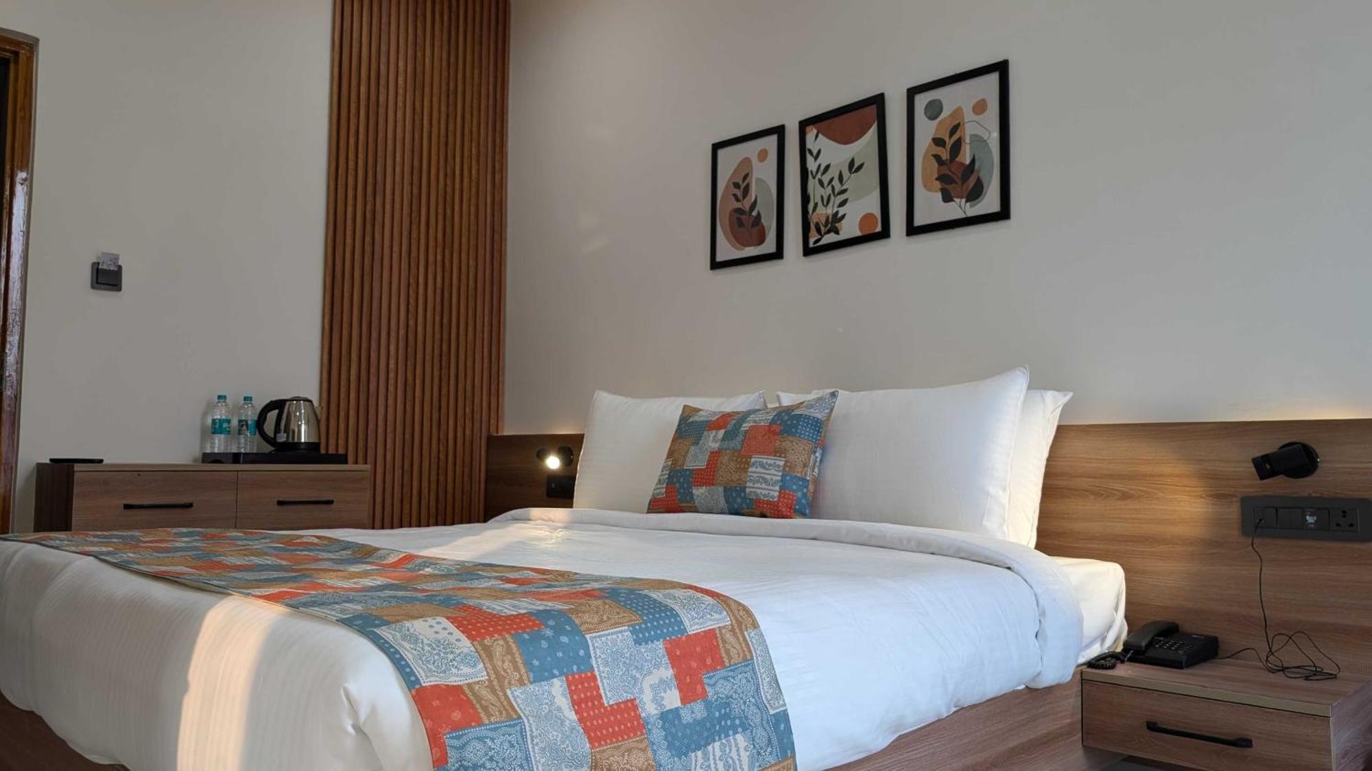 Hotel O Vasu Palace Ayodhya Экстерьер фото