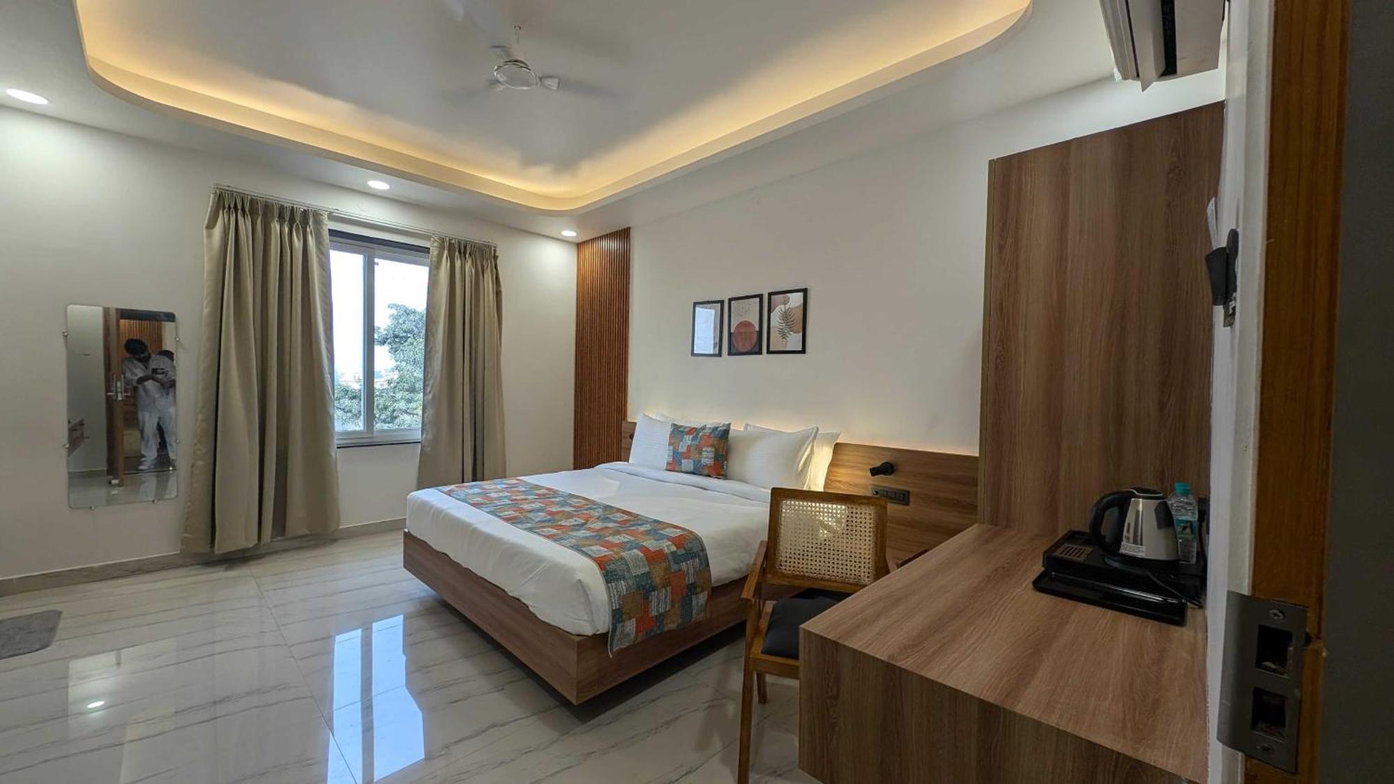 Hotel O Vasu Palace Ayodhya Экстерьер фото